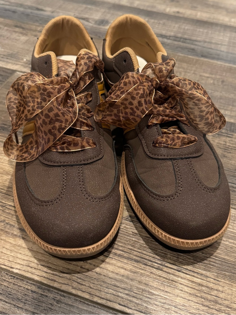 Women’s Brown Casual Sneakers with Leopard Bow Laces